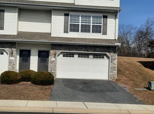 2433 Newtown Dr, Harrisburg, PA 17110