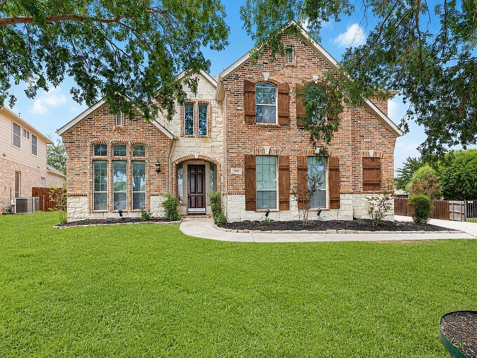 1st image of 700 Crown Ct