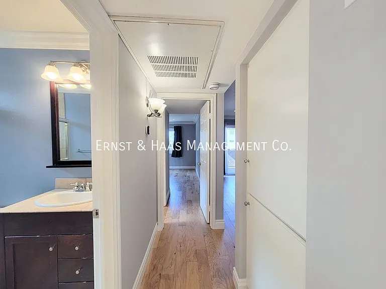 421 W 6th St #103 — Photo 12