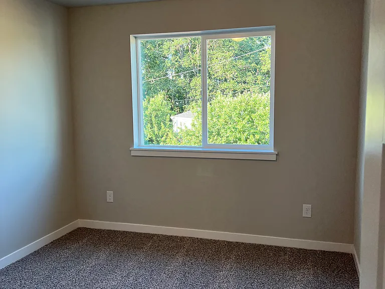 314 Stevens St NE — Photo 39