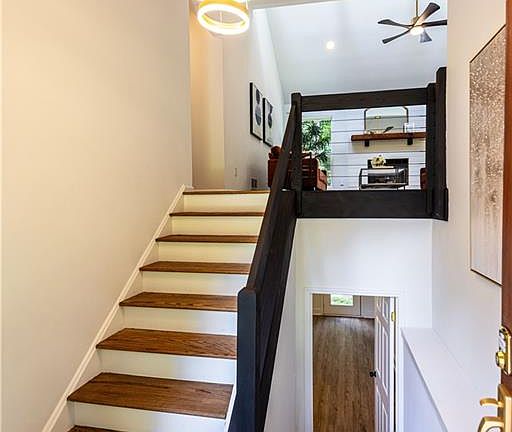 5th image of 2501 Jacobs Ct NE