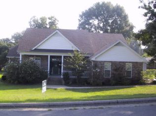 919 Warren Ave, Tuscumbia, AL 35674