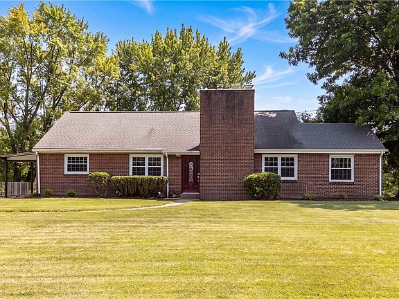 2nd image of 407 Vineyard Dr