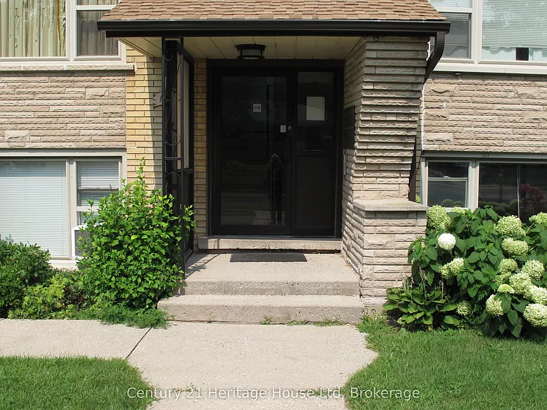 126 Waverley Dr #6 — Photo 5