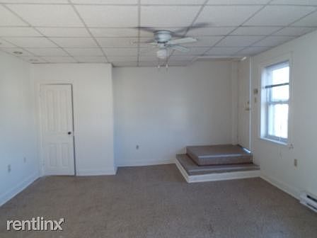 livingroom from kitchen2