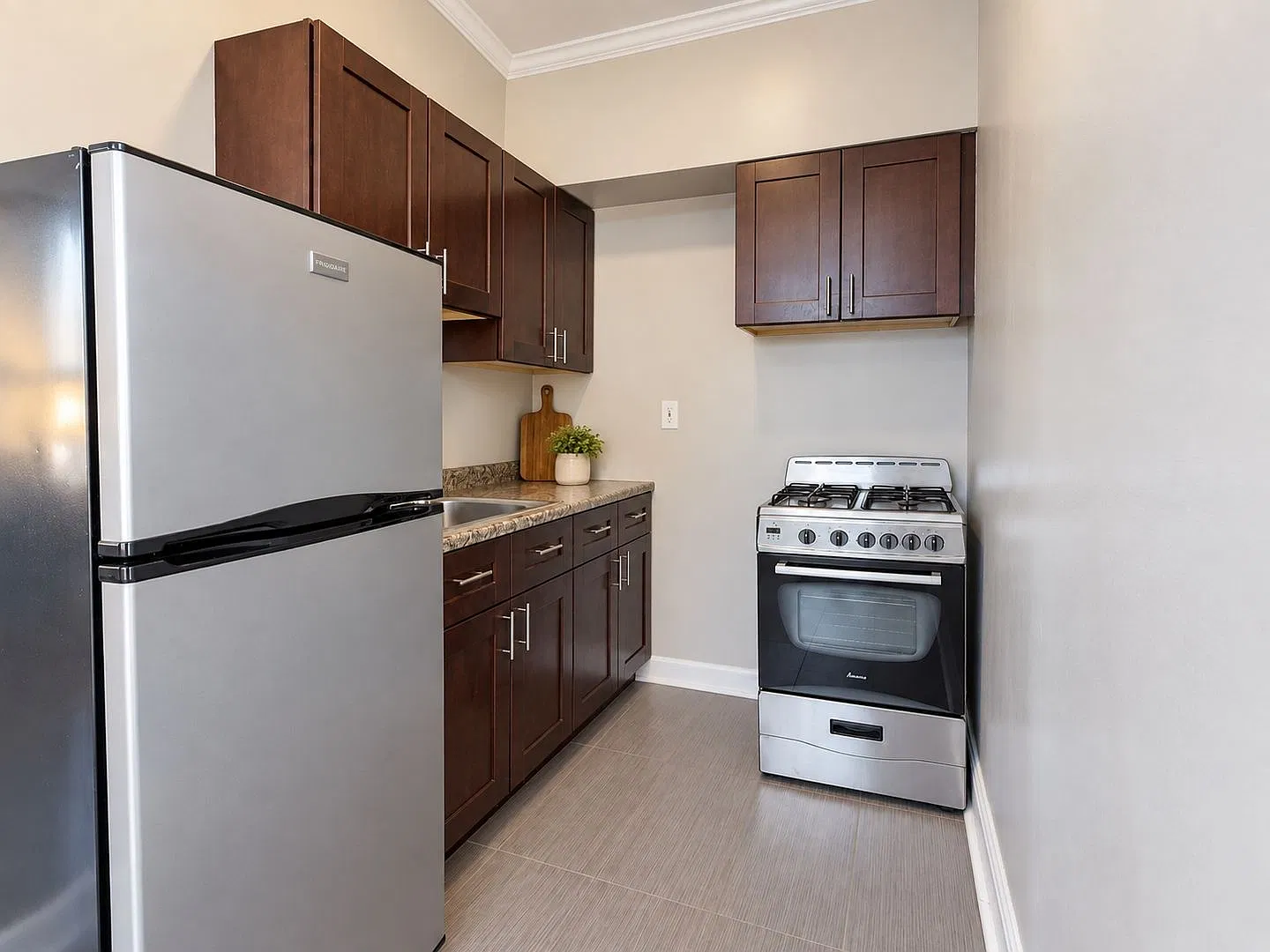 916 W Diversey — Photo 3