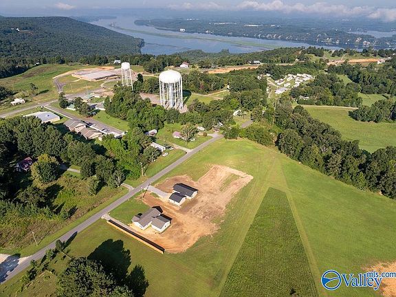 2nd image of 451 Section Ferry Rd