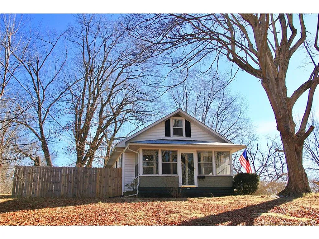 130 Kirkham Ave photo 1