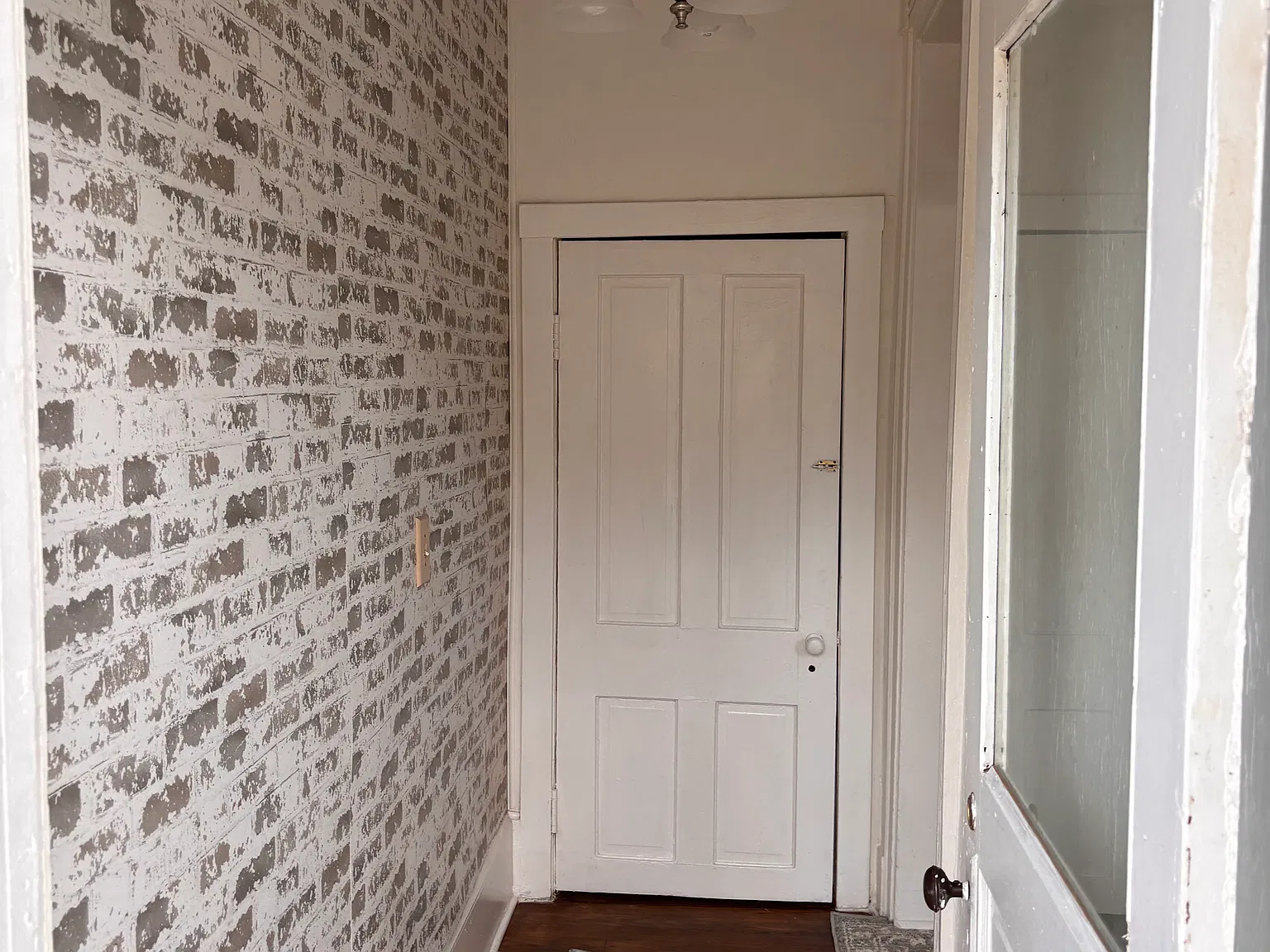 1 bed, $900 — Photo 1