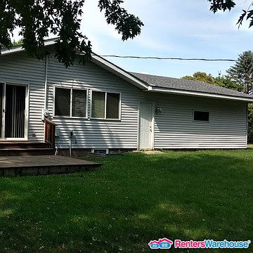 3rd image of 1095 Flamewood Dr NE