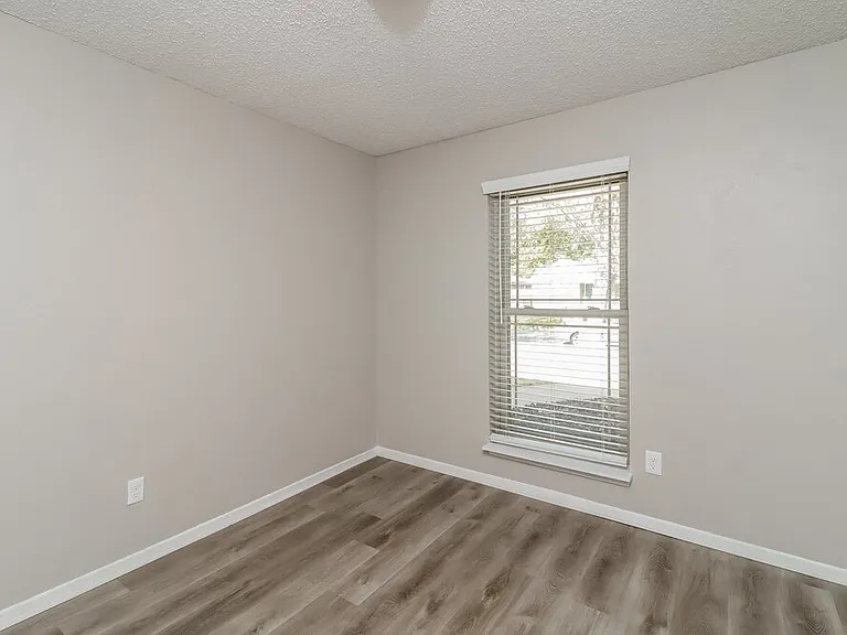 5911 Woodsetter Ln — Photo 13