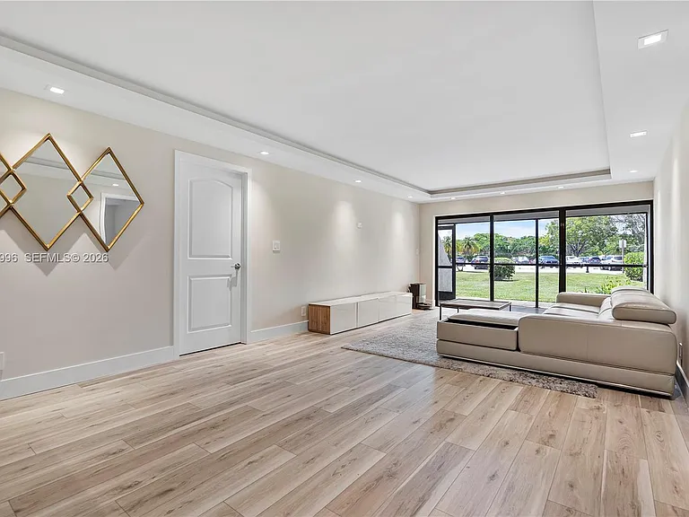 230 Lakeview Dr #106 — Photo 11
