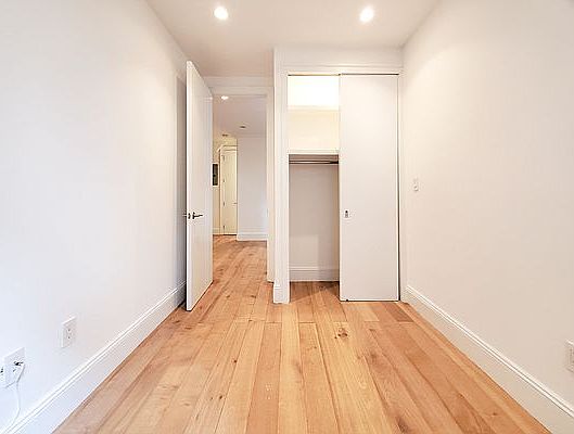 3rd image of 342 E 85th St APT 5