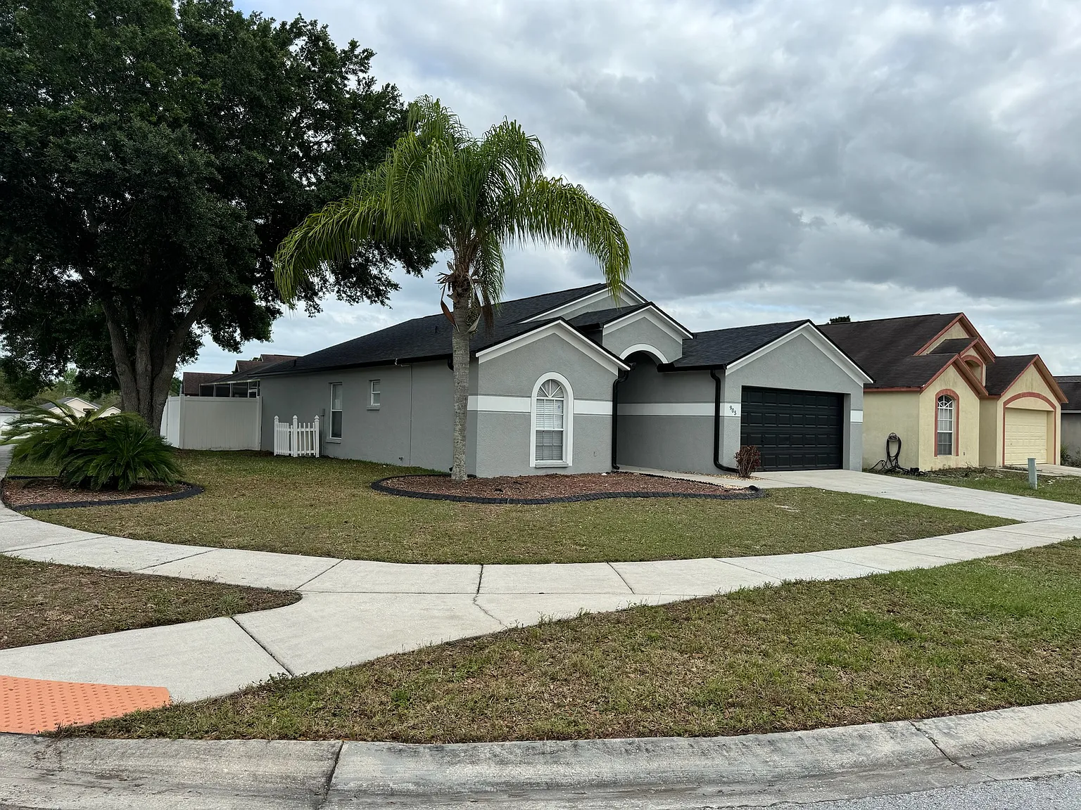 4 bed, 1800 sqft, $2,500 — Photo 3