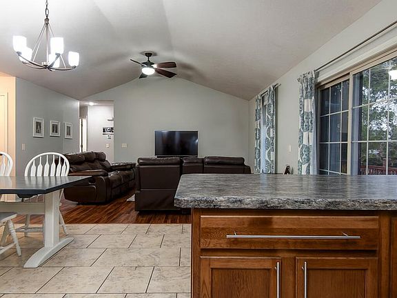 4th image of 1201 W Robin Street