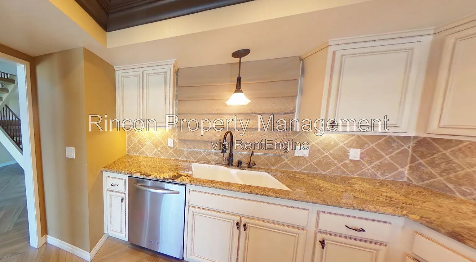 3 bed, 2.5 bath, 1914 sqft, $5,195 — Photo 2