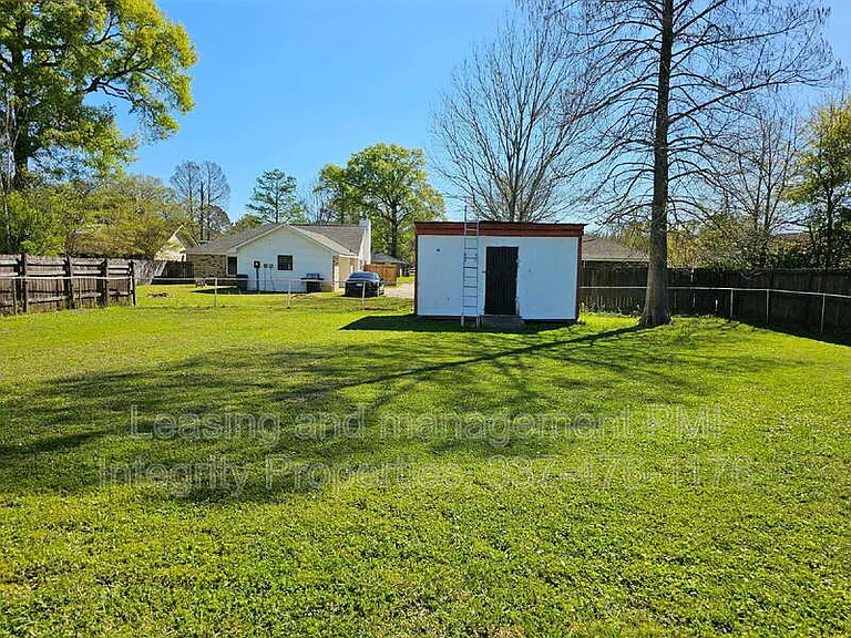 7441 Quorum Dr — Photo 21