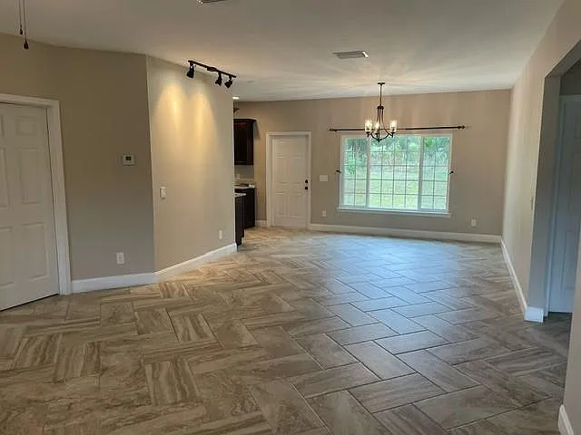3074 W Hampshire Blvd — Photo 5