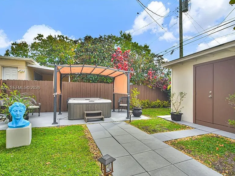 4722 SW 5th St — Photo 20