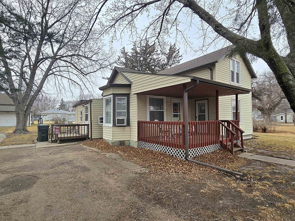 1st image of 323 S Nebraska Ave