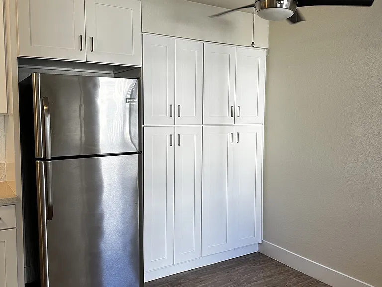 Newport Seacrest Apartments — Photo 8