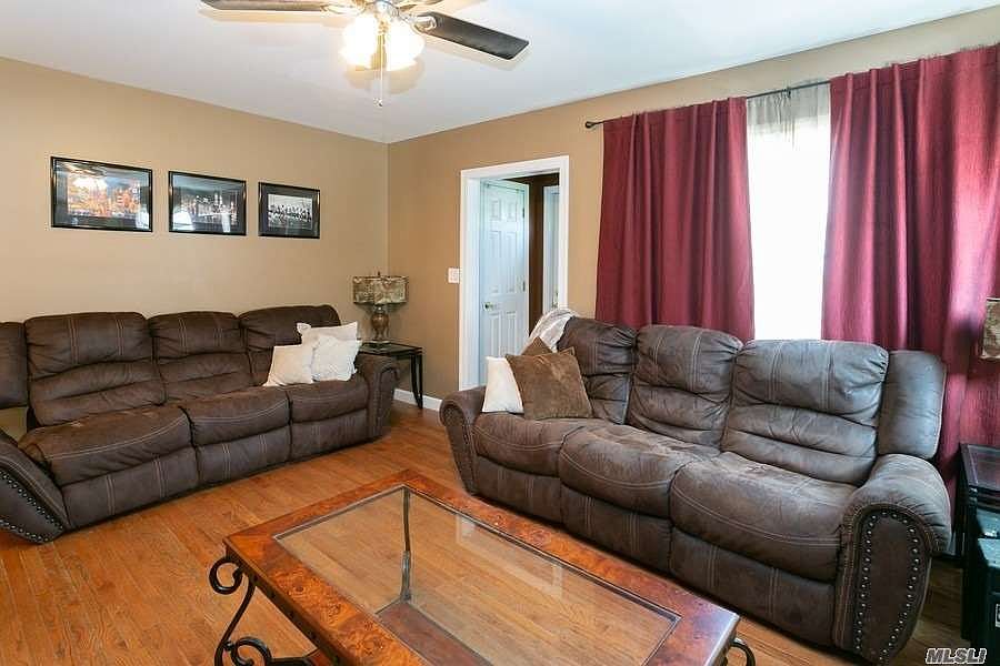 1st image of 1073 Phoebe St