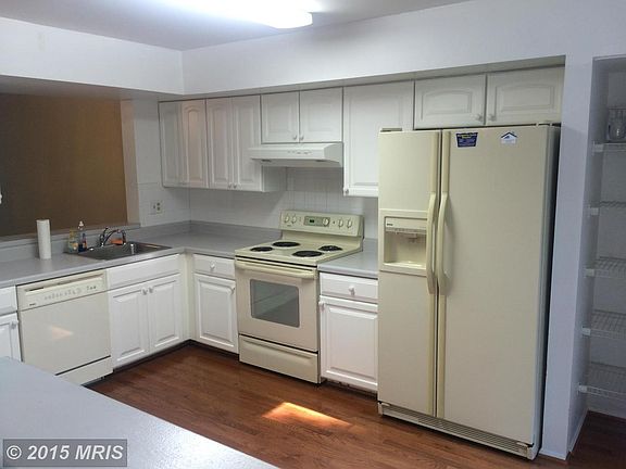 3rd image of 10551 Englishman Dr #190