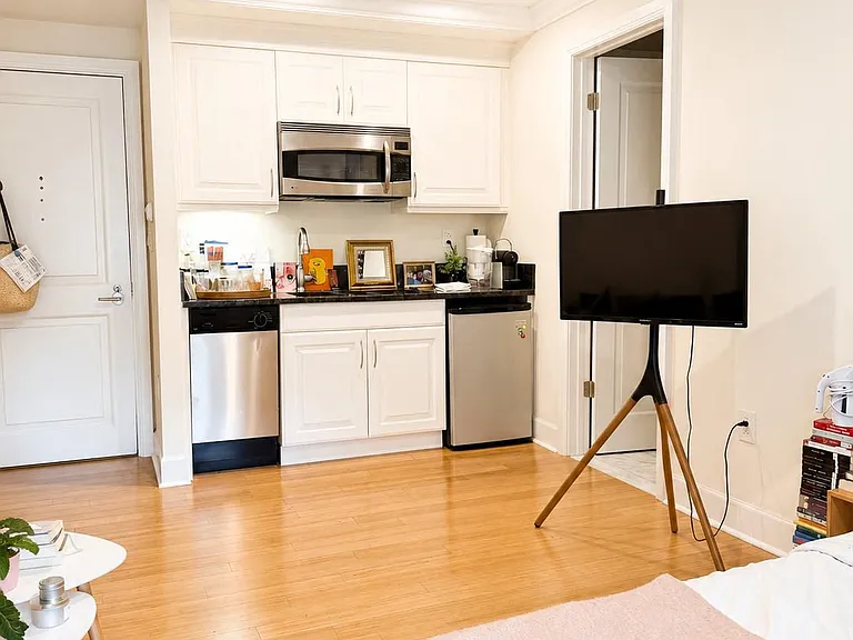 1701 Locust St #15-1906 — Photo 3
