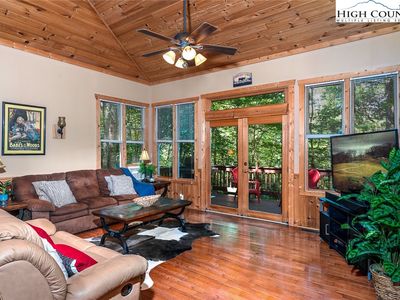 731 Pine Ridge Road, Banner Elk, NC, 28604