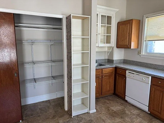 Excellent 1 Bedroom Apartment in Historical Downtown Bethlehem — Photo 3