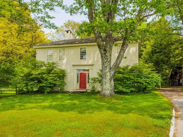 4 Quechee Road, Hartland, VT 05048