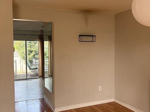 5th image of 207 Greenhill Ct