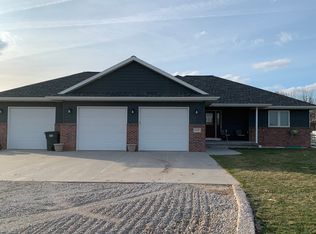 2460 E 95th St, Kearney, NE 68847