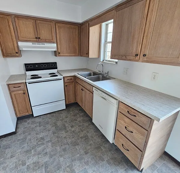 149 Elm St — Photo 4