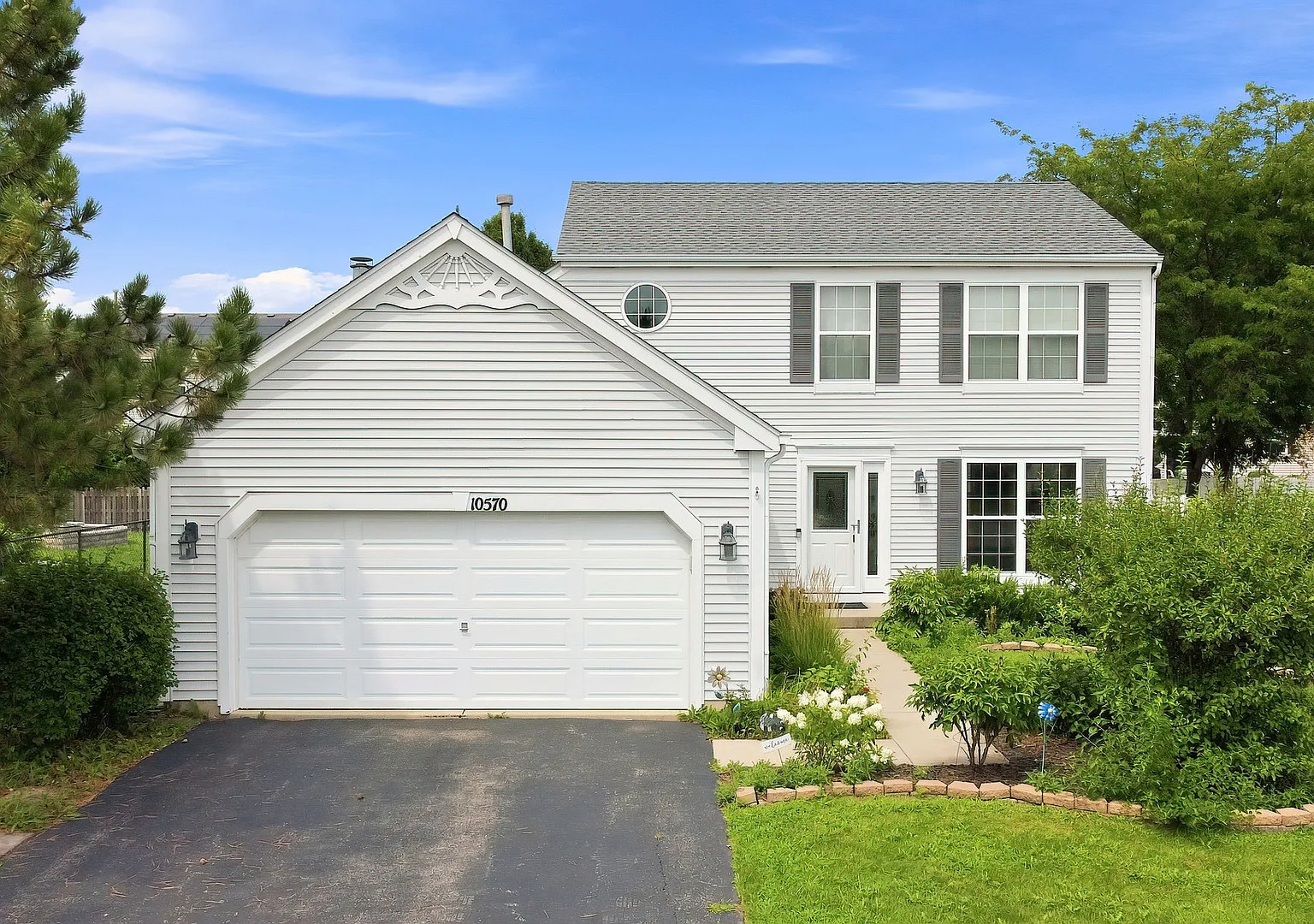 3 bed, 2.5 bath, 1784 sqft, $3,250 — Photo 1