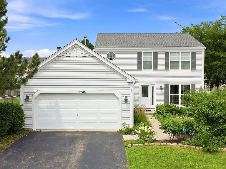 10570 Wing Pointe Dr — Photo 1