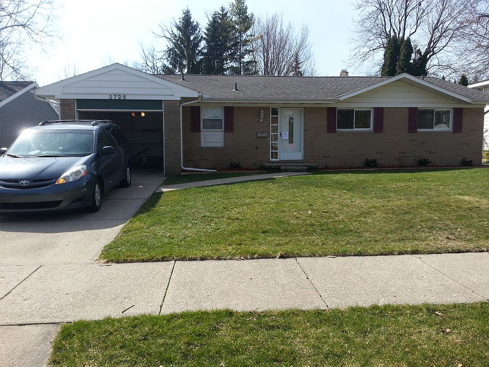 2726 Greenbriar