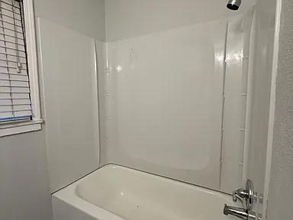 1st image of 3415 Willow Lane Dr