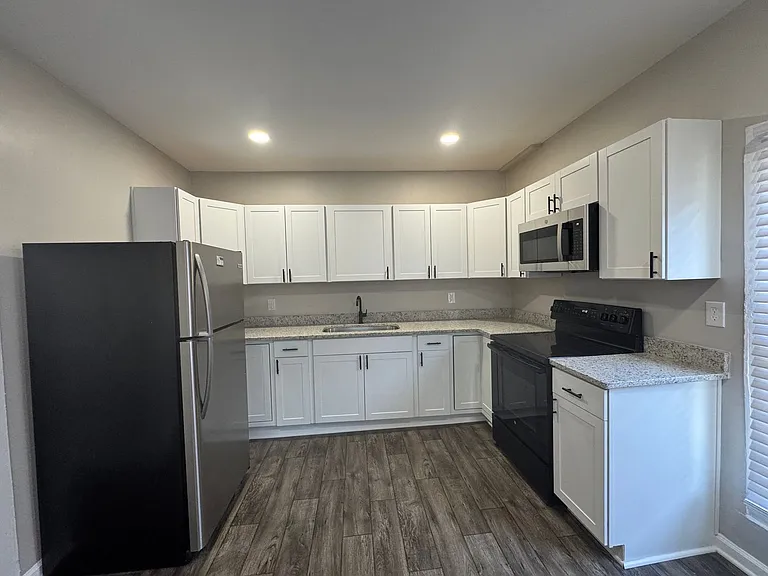 269 Academy Ave N #W — Photo 3