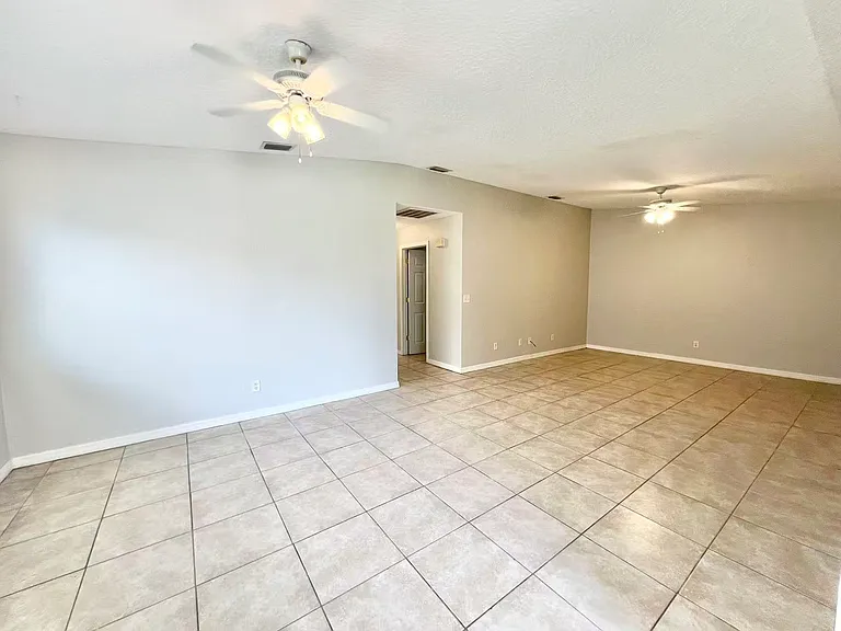 4403 Sherwood Forest Dr — Photo 4