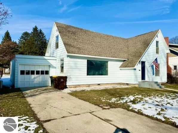 231 E End St, Alma, MI 48801