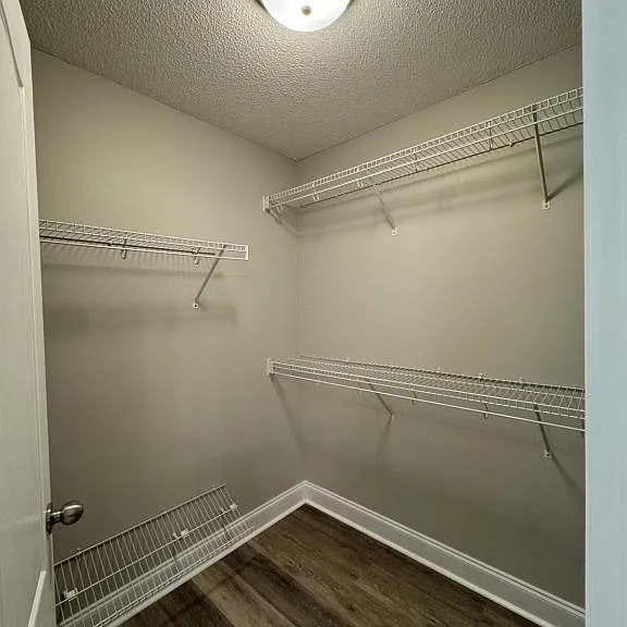 204 Mahan Dr — Photo 18