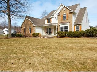 294 Vinewood Dr, Avon Lake, OH 44012