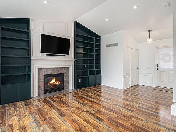 3rd image of 6343 Oakhurst Dr