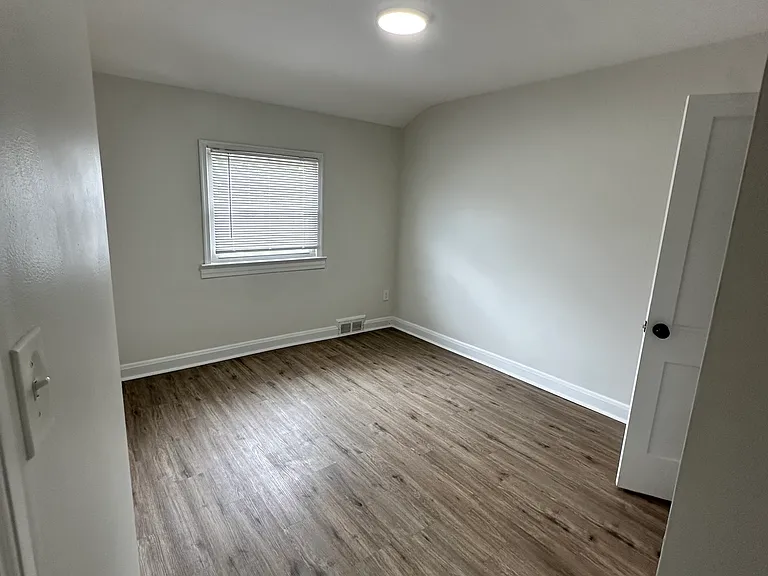 1739 Joan Ave — Photo 11