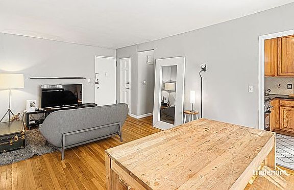 2nd image of 88 Bleecker St APT 4T