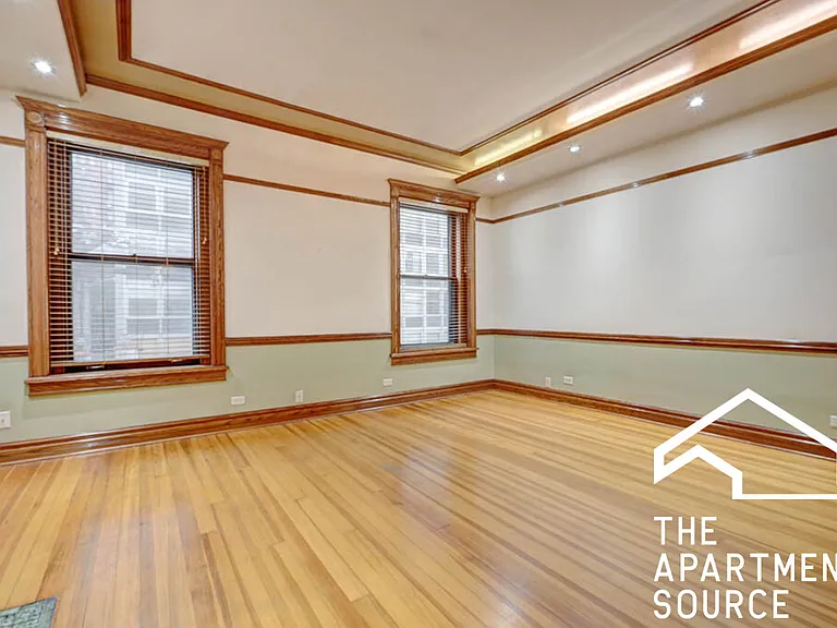 33 E Division St #3 — Photo 8