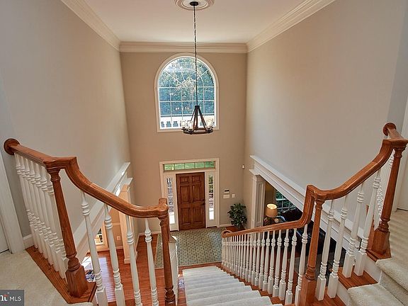 5th image of 3184 Somerset Dr