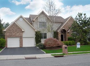 12 Magnolia Ln, Warren, NJ 07059