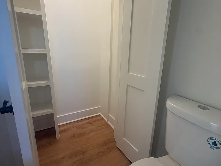 220 W Duffy St #A — Photo 17